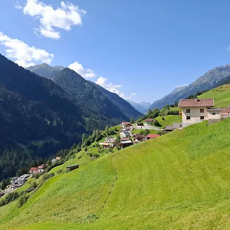 Large 4-room With Mountain View Appartement Kappl (Landeck)