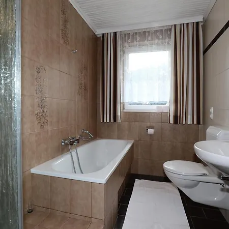 Large 4-room With Mountain View Appartement Kappl (Landeck)