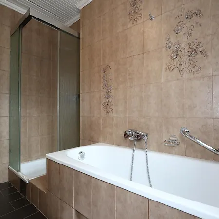 Large 4-room With Mountain View 卡普尔